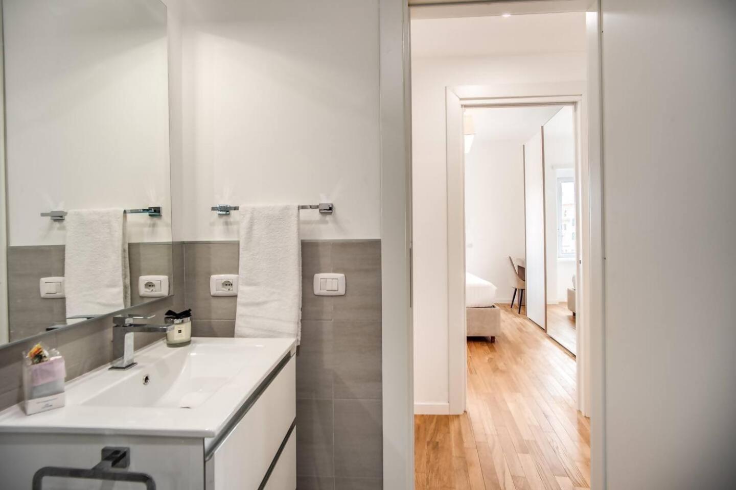 Naos Suite Close Popolo Square روما المظهر الخارجي الصورة